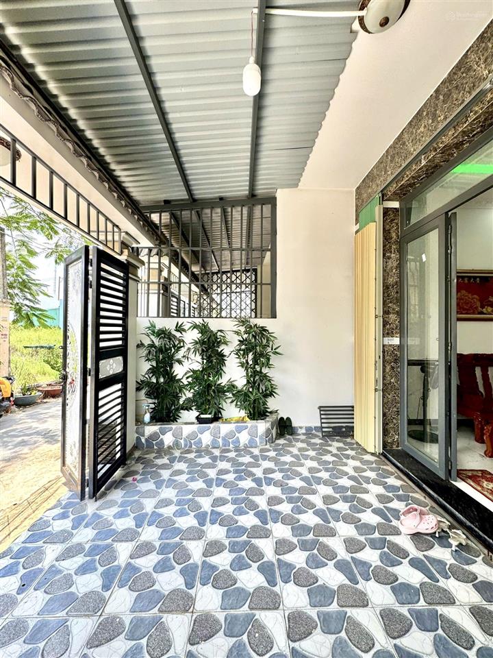 Cơ hội hiếm nhà rẻ nhất khugiá chỉ 1tỷ75 không có căn thứ 2đối diện thcs phước hậu cần giuộc la