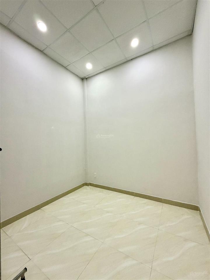 Nhà 2 mặt tiền kinh doanh ở ấp cầu xây, 2tỷ2 shr nằm trong kdc đông, gần chợ, trường học, kcn