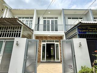 Nhà 2 mặt tiền kinh doanh ở ấp cầu xây, 2tỷ2 shr nằm trong kdc đông, gần chợ, trường học, kcn