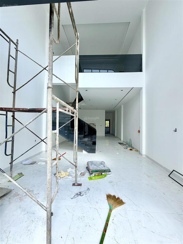 Nhà phố đang hoàn thiện tại đường bờ chùa, sát trường tiểu học long trạch 1, dt 5x20m, 2tt, 3pn, tl