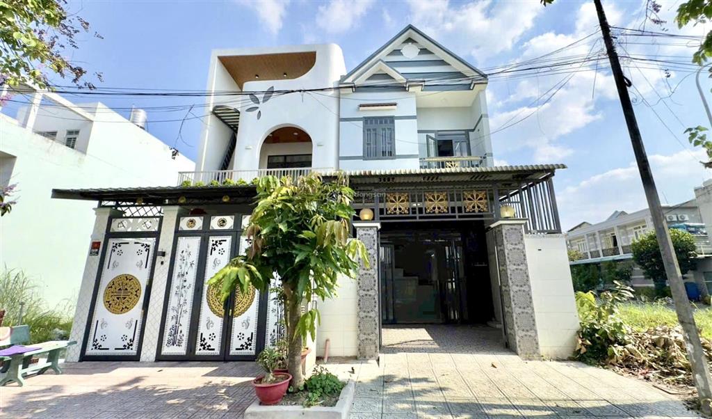 Hàng hiếm tại kđt 5 sao 1, 4pn, 3wc, 100m2 tại đường số 7, giá ưu đãi 3,7 tỷ hoàn công đầy đủ