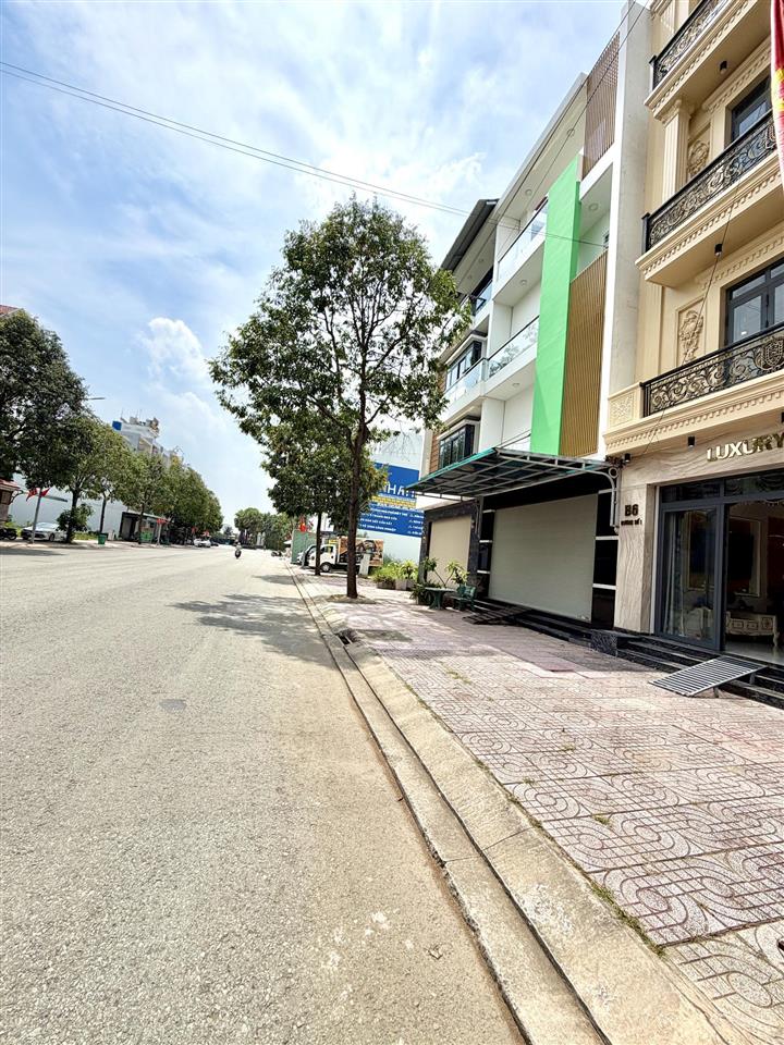 Nhà tân cổ điển 6,18 tỷ, 90m2 view đẹp tại đường số 1, five star eco city, hoàn công đầy đủ