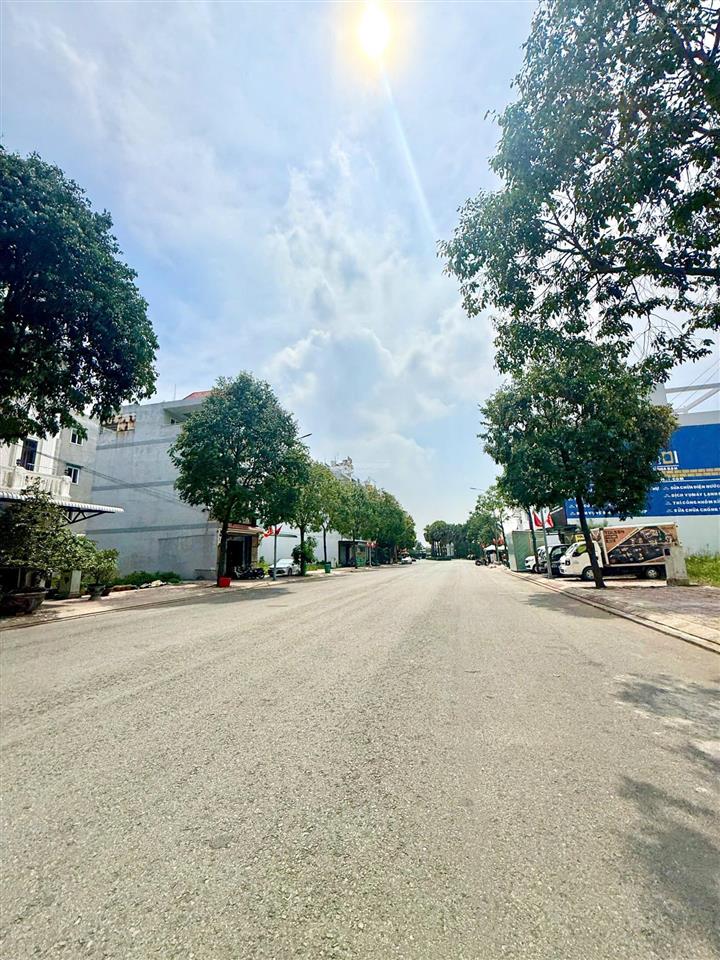 Nhà tân cổ điển 6,18 tỷ, 90m2 view đẹp tại đường số 1, five star eco city, hoàn công đầy đủ