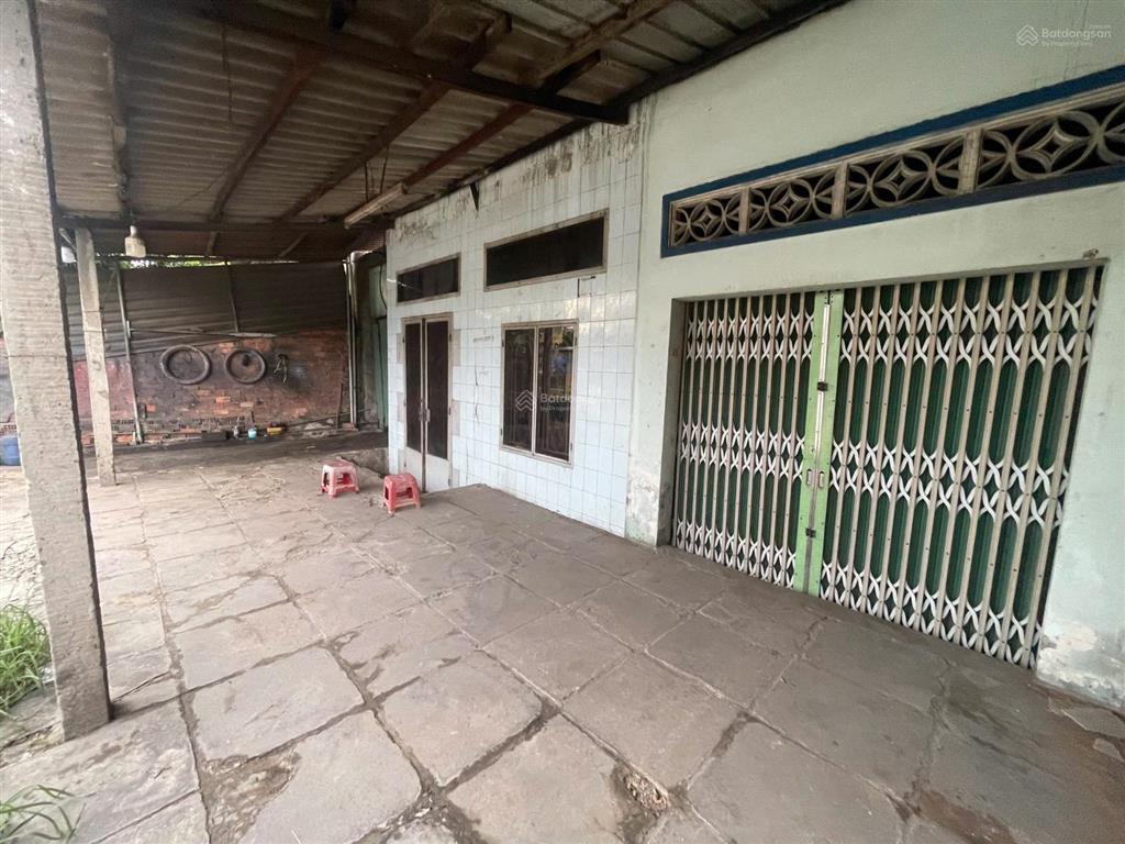 Bán đất có nhà tại quốc lộ 1a, thạnh đức, bến lức, 3,9 tỷ, 215,4 m2