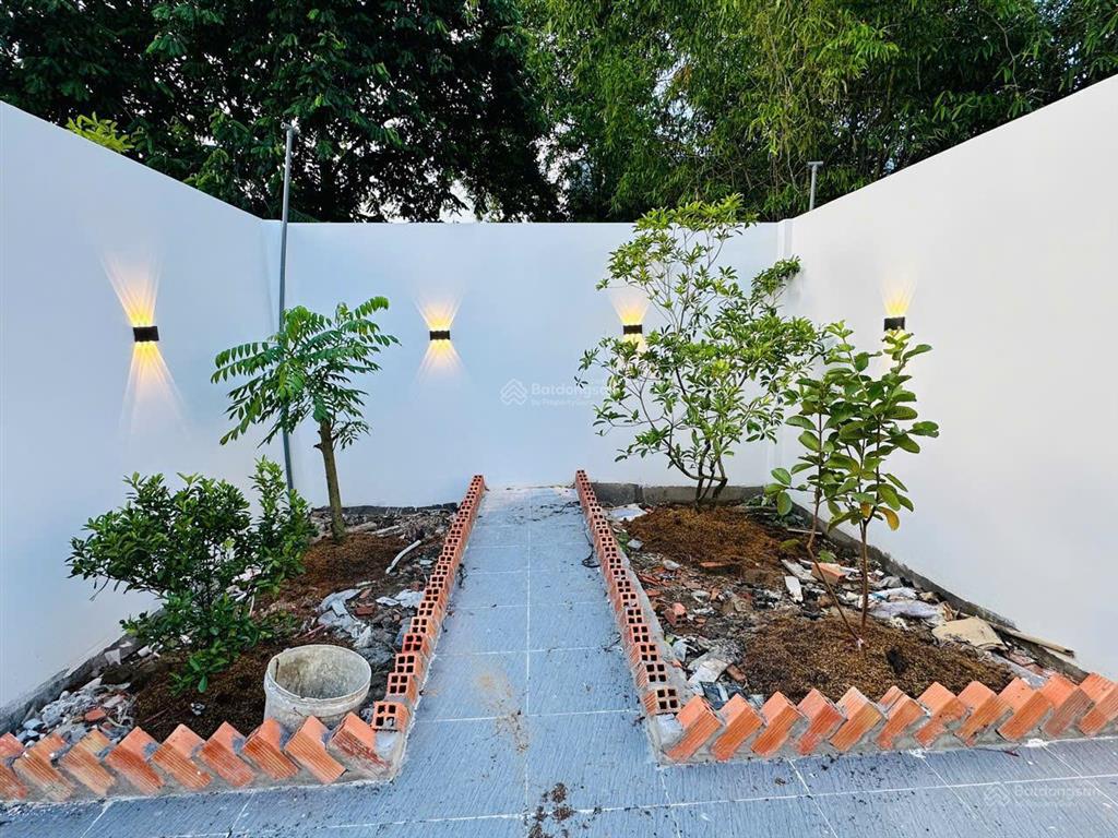 Nhà mới chỉ 2,2 tỷ/căn, sẵn sổ hoàn công, đường bờ chùa, gần chợ long thượng  0936 689 ***