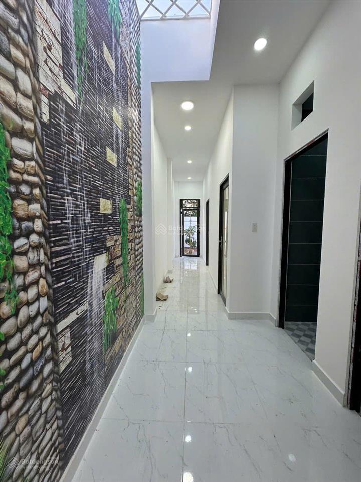 Nhà mới chỉ 2,2 tỷ/căn, sẵn sổ hoàn công, đường bờ chùa, gần chợ long thượng  0936 689 ***