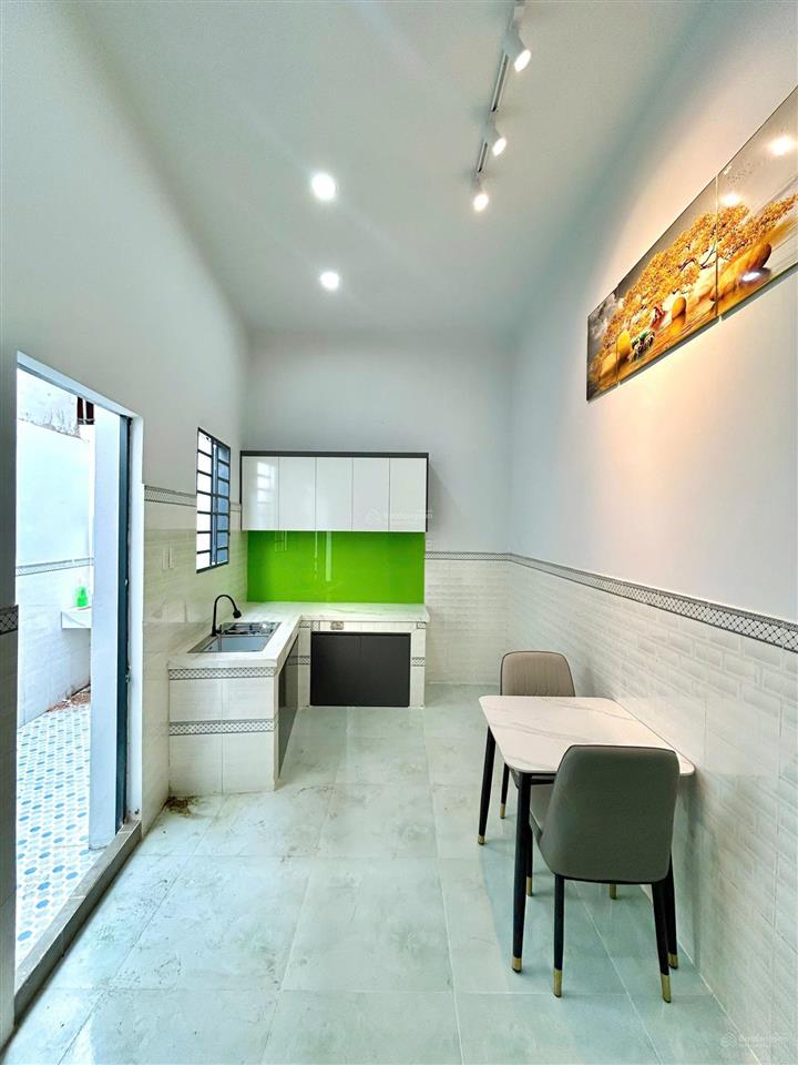 Nhà đẹp giá chỉ 1 tỷ 650  sổ hồng riêng tại đường kênh, xã long trạch