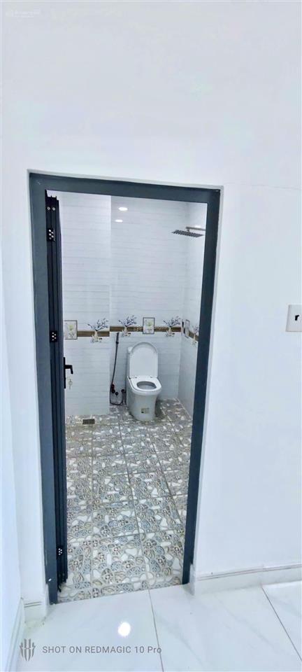 Cho thuê nr 4pn, 4wc, giá ưu đãi 10 triệu, 100m2 tại five star eco city
