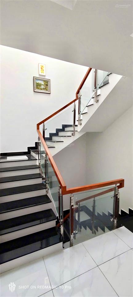 Cho thuê nr 4pn, 4wc, giá ưu đãi 10 triệu, 100m2 tại five star eco city