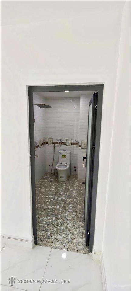 Cho thuê nr 4pn, 4wc, giá ưu đãi 10 triệu, 100m2 tại five star eco city