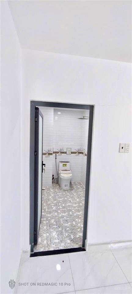 Cho thuê nr 4pn, 4wc, giá ưu đãi 10 triệu, 100m2 tại five star eco city