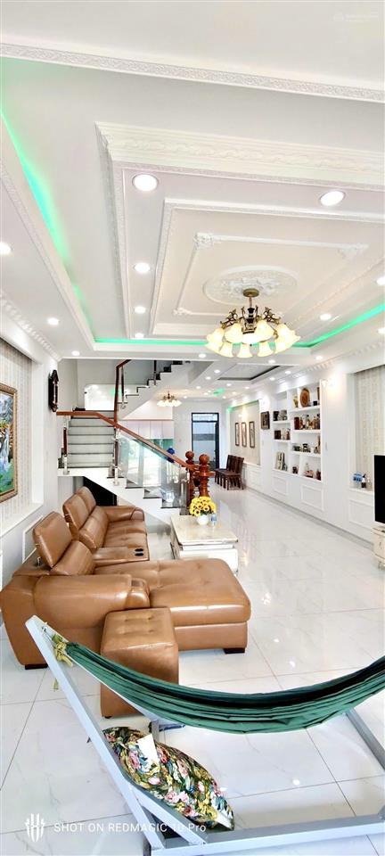 Cho thuê nr 4pn, 4wc, giá ưu đãi 10 triệu, 100m2 tại five star eco city