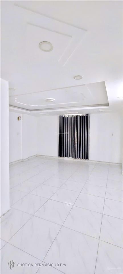 Cho thuê nr 4pn, 4wc, giá ưu đãi 10 triệu, 100m2 tại five star eco city