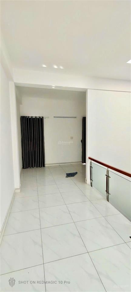Cho thuê nr 4pn, 4wc, giá ưu đãi 10 triệu, 100m2 tại five star eco city