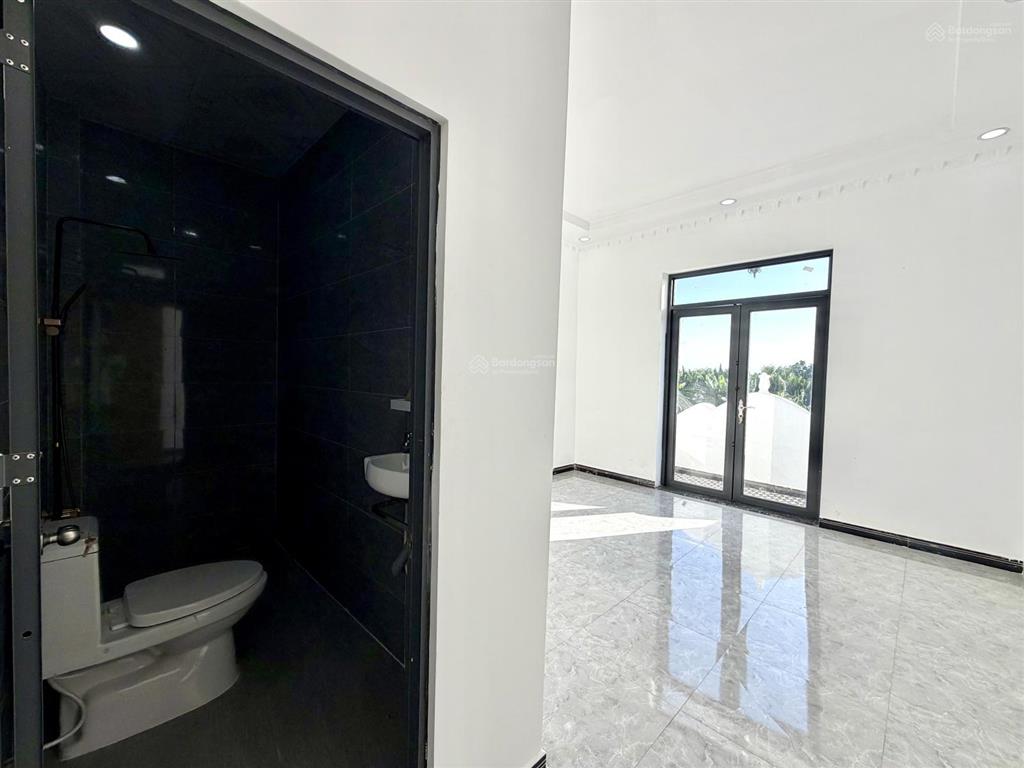 Nhà tân cổ điển giá tốt 3tỷ29 đối diện ubnd xã phước lý, vị trí đẹp, tiềm năng 4,2mx17 nở hậu 5,3m