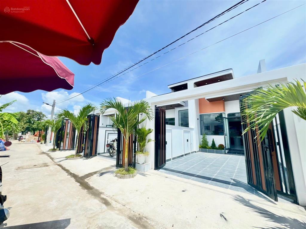 Nhà đẹp không chờ ai! giá chỉ 2 tỷ 150. sân vườn rộng sổ hồng riêng, gần chợ long thượng, 4,5x26m