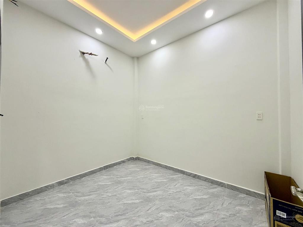 Hàng hiếm! nhà phố 1 lầu 6,7x20m gần kcn cầu tràm đường xe hơi shr hoàn công chỉ 1tỷ980tr bớt lộc