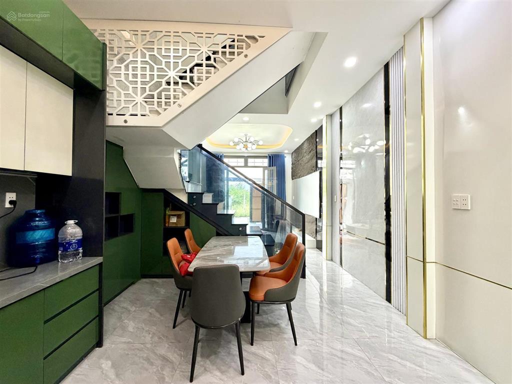 Hàng hiếm! nhà phố 1 lầu 6,7x20m gần kcn cầu tràm đường xe hơi shr hoàn công chỉ 1tỷ980tr bớt lộc