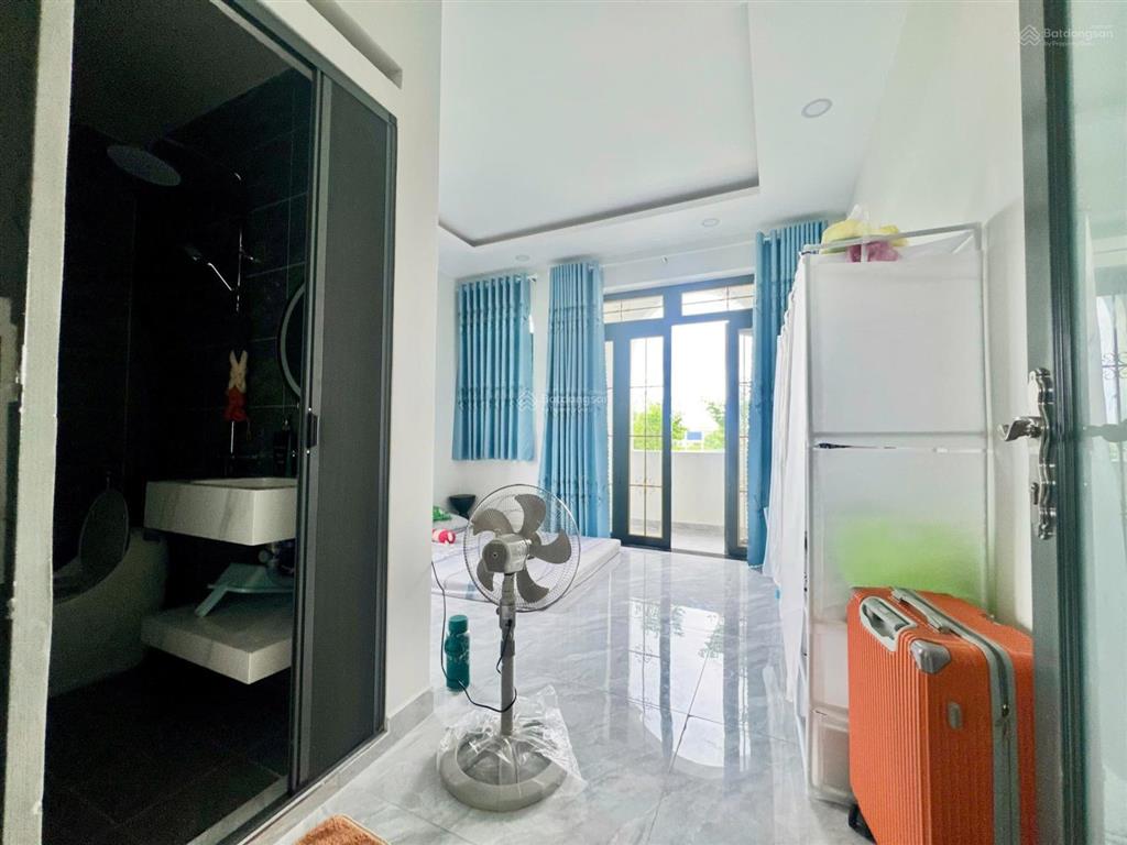 Hàng hiếm! nhà phố 1 lầu 6,7x20m gần kcn cầu tràm đường xe hơi shr hoàn công chỉ 1tỷ980tr bớt lộc