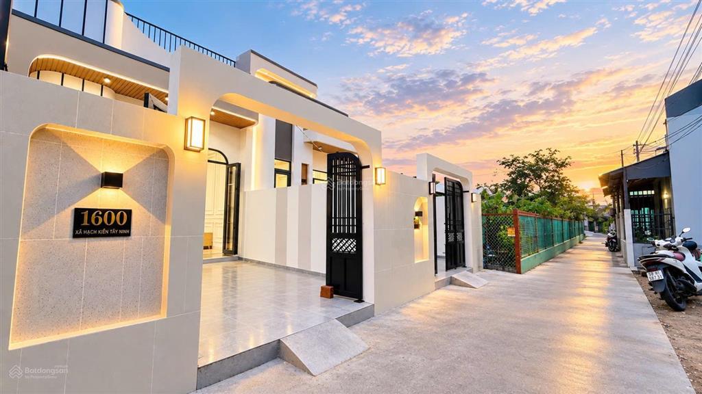 Nhà đẹp gần kcn cầu tràm cách đt826 chỉ 100m 4,5 x 25m | hướng bắc | 3pn 2wc tặng nội thất 2t35 tl