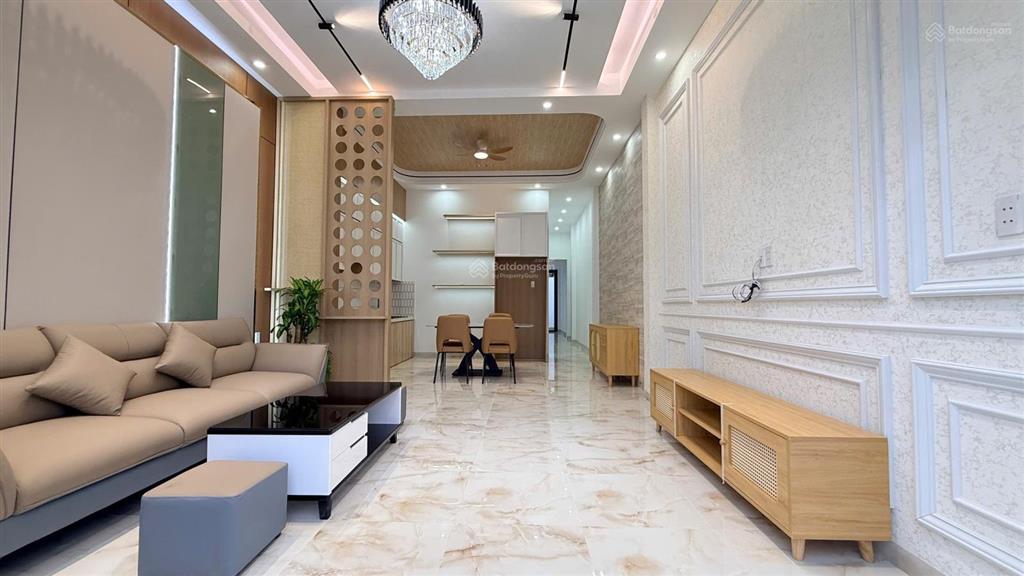 Nhà đẹp gần kcn cầu tràm cách đt826 chỉ 100m 4,5 x 25m | hướng bắc | 3pn 2wc tặng nội thất 2t35 tl