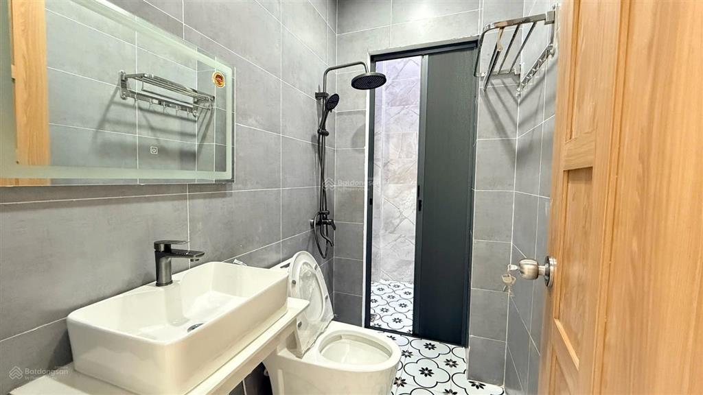 Nhà đẹp gần kcn cầu tràm cách đt826 chỉ 100m 4,5 x 25m | hướng bắc | 3pn 2wc tặng nội thất 2t35 tl