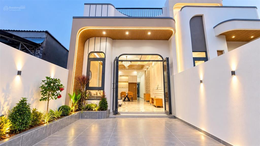 Nhà đẹp gần kcn cầu tràm cách đt826 chỉ 100m 4,5 x 25m | hướng bắc | 3pn 2wc tặng nội thất 2t35 tl