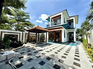 Biệt thự khu gia phú viên ngay kcn cầu tràm. cách bình chánh 5km, dt 10x23m shr hoàn công 5,5tỷ
