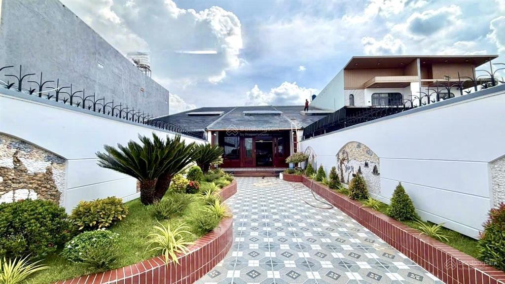 Nhà gỗ phong cách nhật bản đường trường học, phước lý 6x50m sân vườn rộng, tiểu cảnh đẹp 5,1 tỷ
