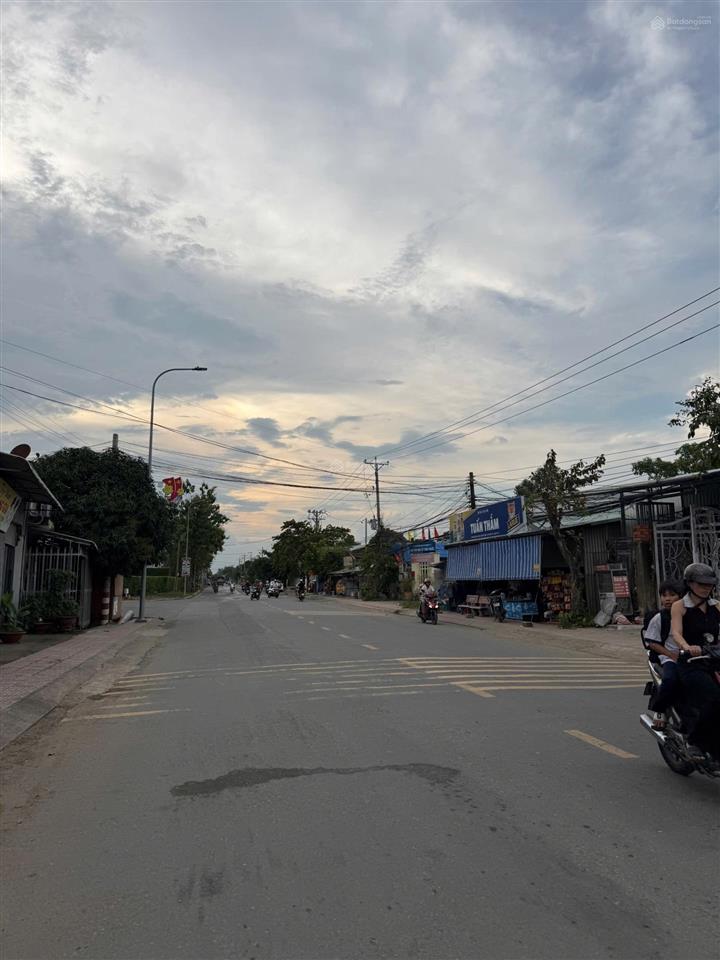 Mặt tiền đường 835b ngay cổng khu đô thị 5 sao 2, 4,5x20m 3ty2 bớt lộc