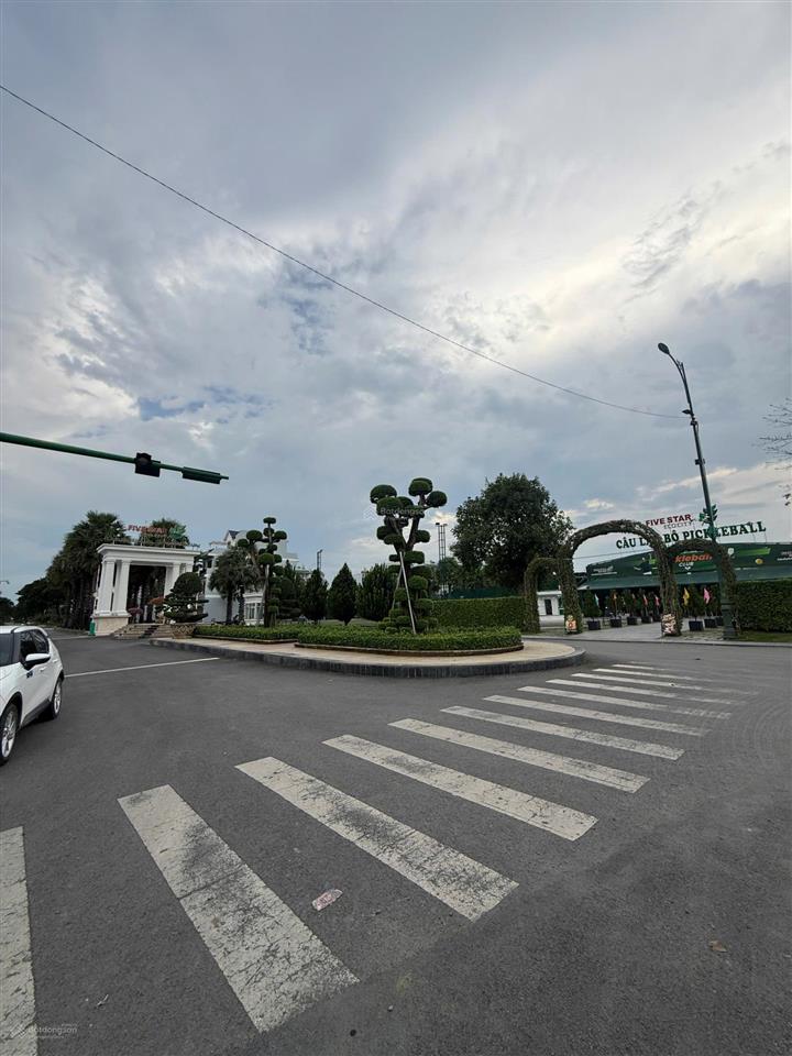 Mặt tiền 835b ngay cổng 5 sao 2 vị trí đẹp, mặt tiền đường lớn, ngang 6m cực kỳ thuận tiện kd 3,4ty