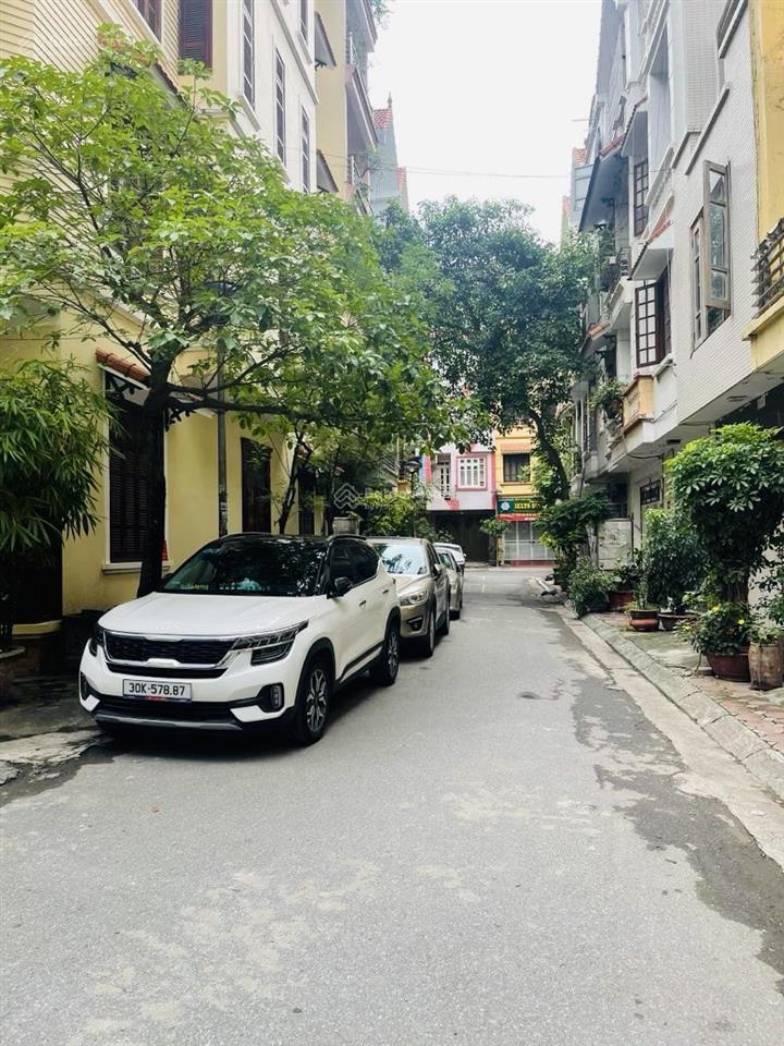 Nhà 2 thoáng  kinh doanh ô tô tránh  sổ đỏ sẵn kđt văn quán  68m2  mt 4,2m, giá 21tỷ
