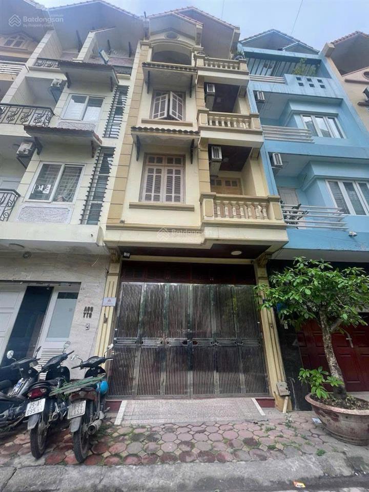 Nhà 2 thoáng  kinh doanh ô tô tránh  sổ đỏ sẵn kđt văn quán  68m2  mt 4,2m, giá 21tỷ