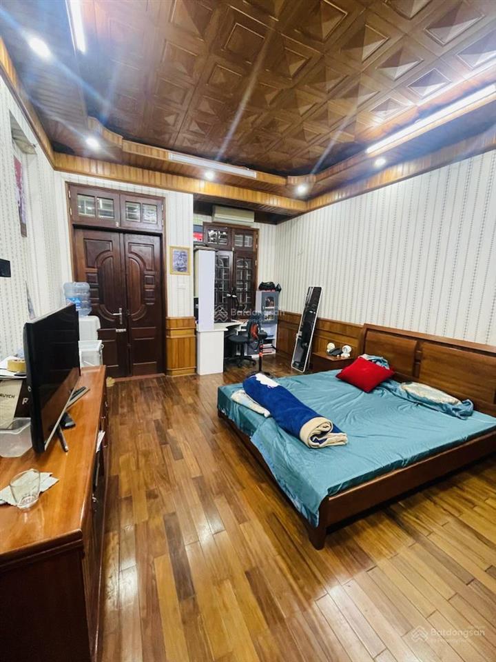 Nhà 2 thoáng  kinh doanh ô tô tránh  sổ đỏ sẵn kđt văn quán  68m2  mt 4,2m, giá 21tỷ
