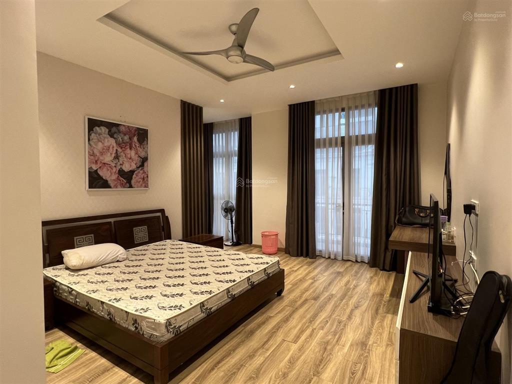 54 tỷ  giá tốt vinhomes riverside  180m2  4 tầng  3 thoáng  đầu tư  dòng tiền  thang máy