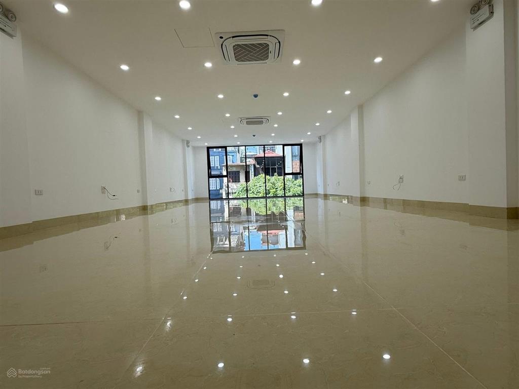 Bán nhà mặt phố khúc thừa dụ175m2, mt 7,8m giá164tỷ có hầm  kinh doanh dòng tiền2,5 tỷ/năm.