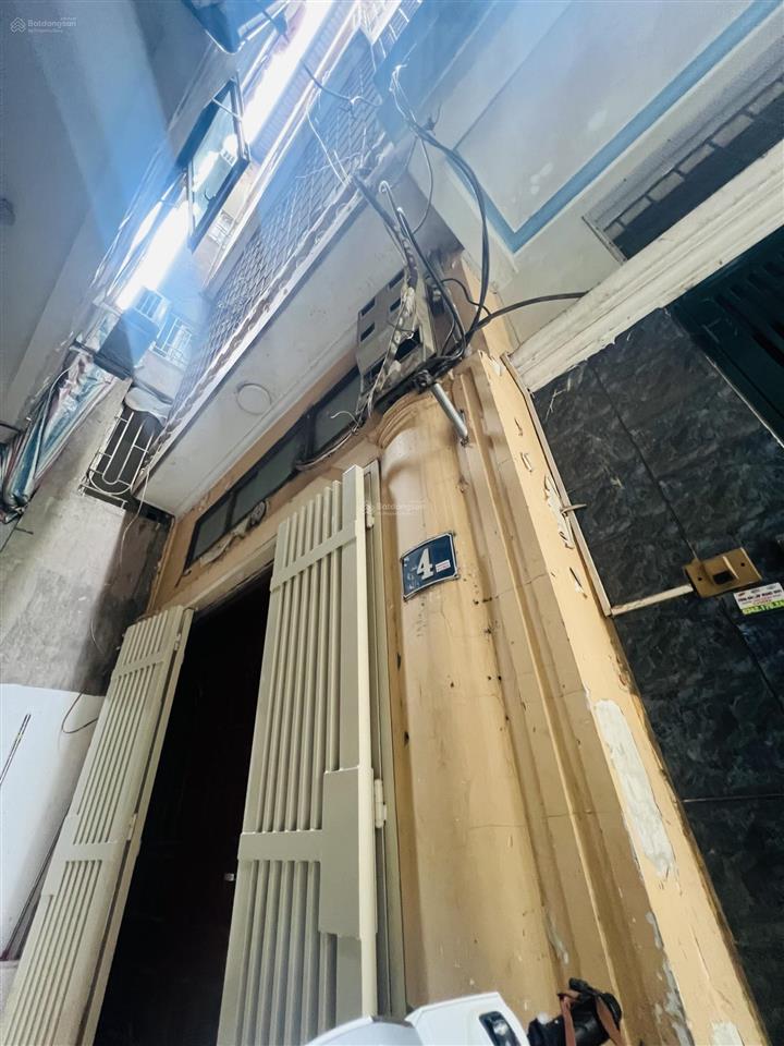 Chính chủ bán nhà gốc đề  35m  giá 9,5 tỷ, gần chợ, 10m ra ô tô tránh  phù hợp ở, giữ tiền