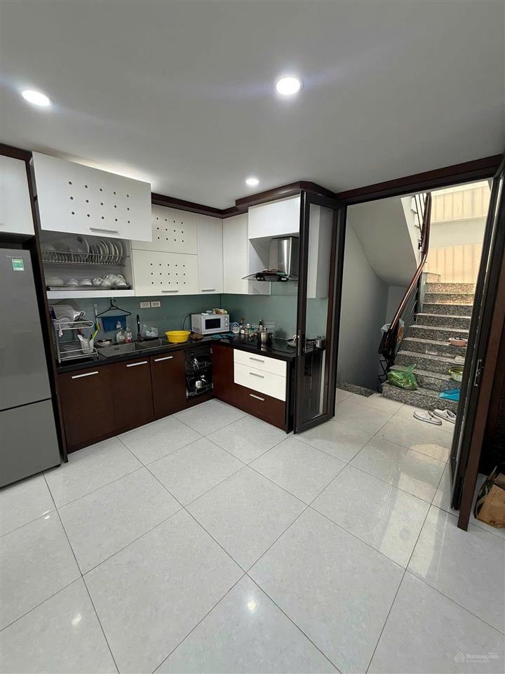 Bán nhà mặt phố trung phụng  4 ô tô tránh  45m2, mt5m, giá32.5tỷ, kinh doanh  thang máy.