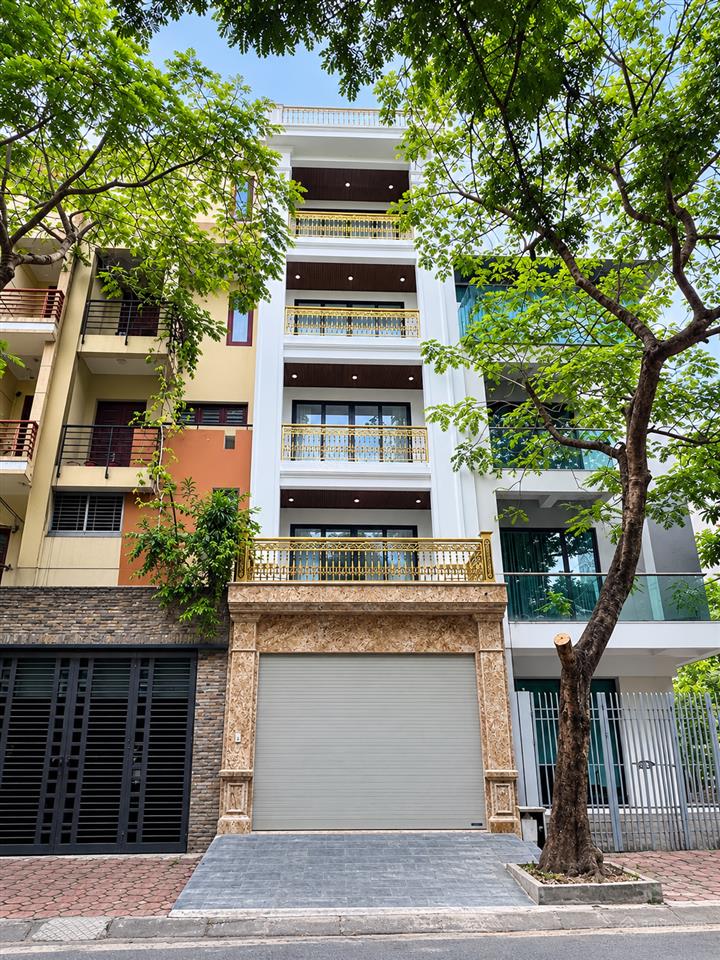 Mặt phố kđt văn quán 82m2 mt4,5mgiá  28,6tỷ phân lô  thang máy  ô tô tránh .