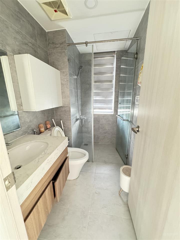 Bán compass one 78m2, 2pn, 2wc, giá 2,2 tỷ  view đông nam, sổ hồng riêng