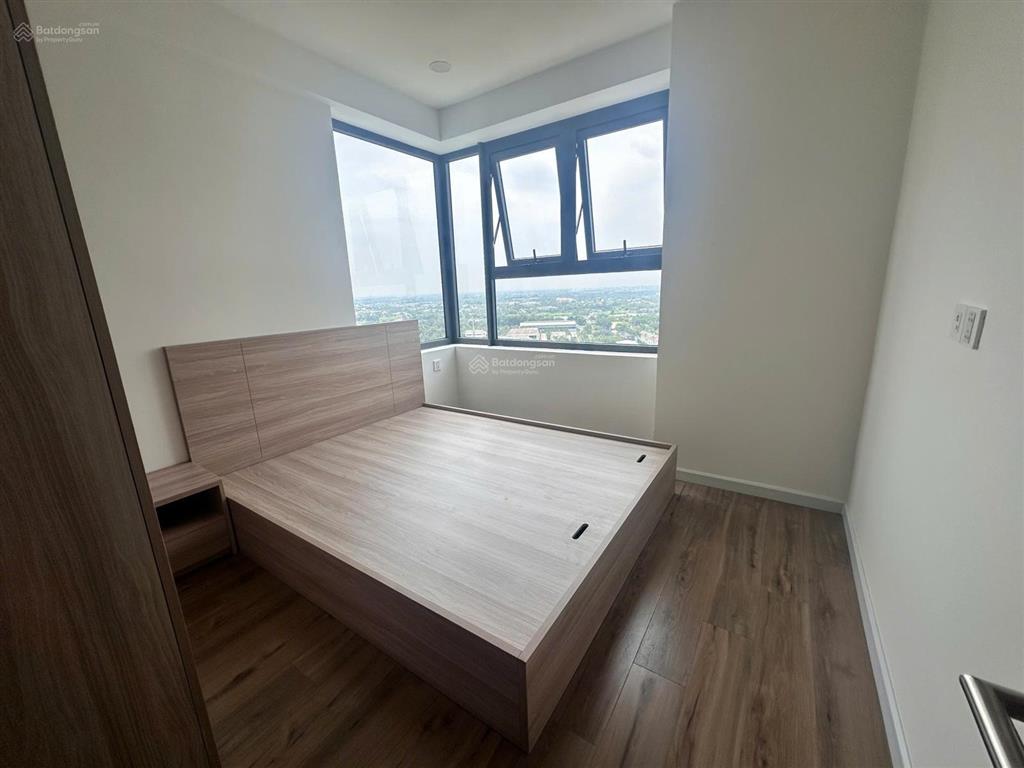 Cắt lỗ 300 triệu  căn 3pn the maison, thủ dầu, tầng cao view đẹp 77m2 giá chỉ 2,4 tỷ