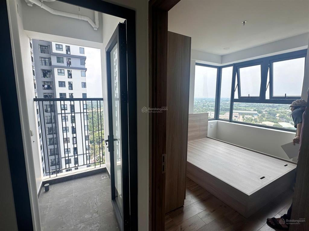 Cắt lỗ 300 triệu  căn 3pn the maison, thủ dầu, tầng cao view đẹp 77m2 giá chỉ 2,4 tỷ