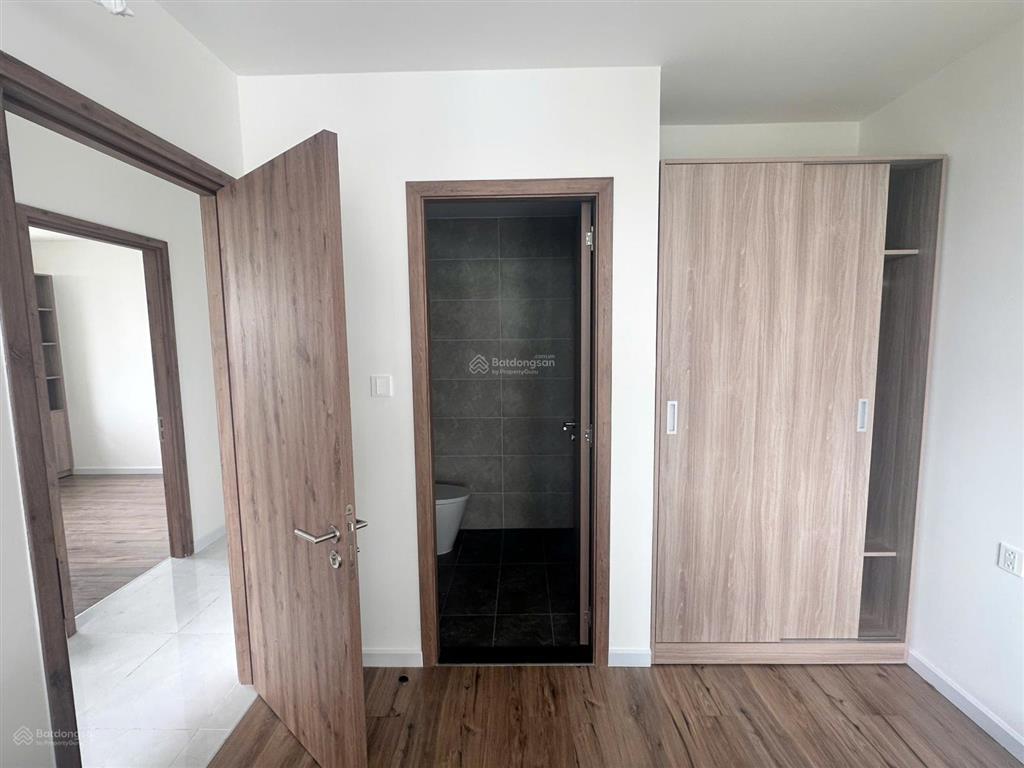 Cắt lỗ 300 triệu  căn 3pn the maison, thủ dầu, tầng cao view đẹp 77m2 giá chỉ 2,4 tỷ