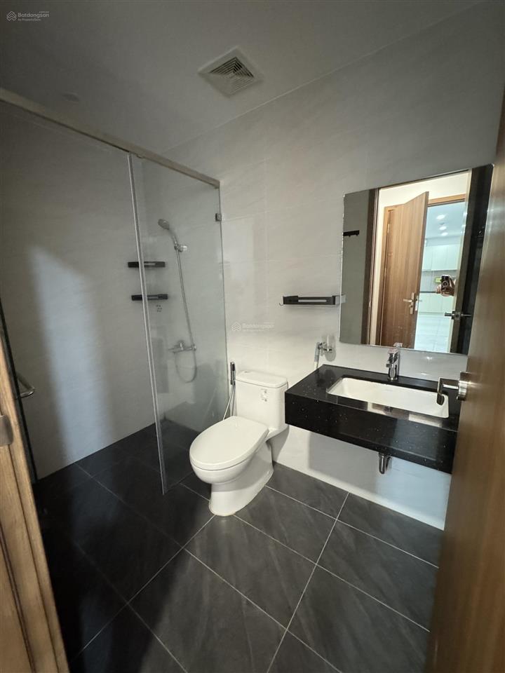 Bán 2pn, 2wc, 69m2, tầng cao view ngoài, happy one central giá 2,45 tỷ