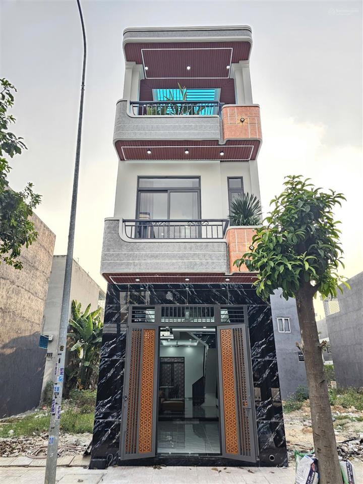 4.6 tỷ/ bán nhà đẹp kdc lê phong bình chuẩn gần ngã tư bình chuẩn, p.bình chuẩn tp.thuận an