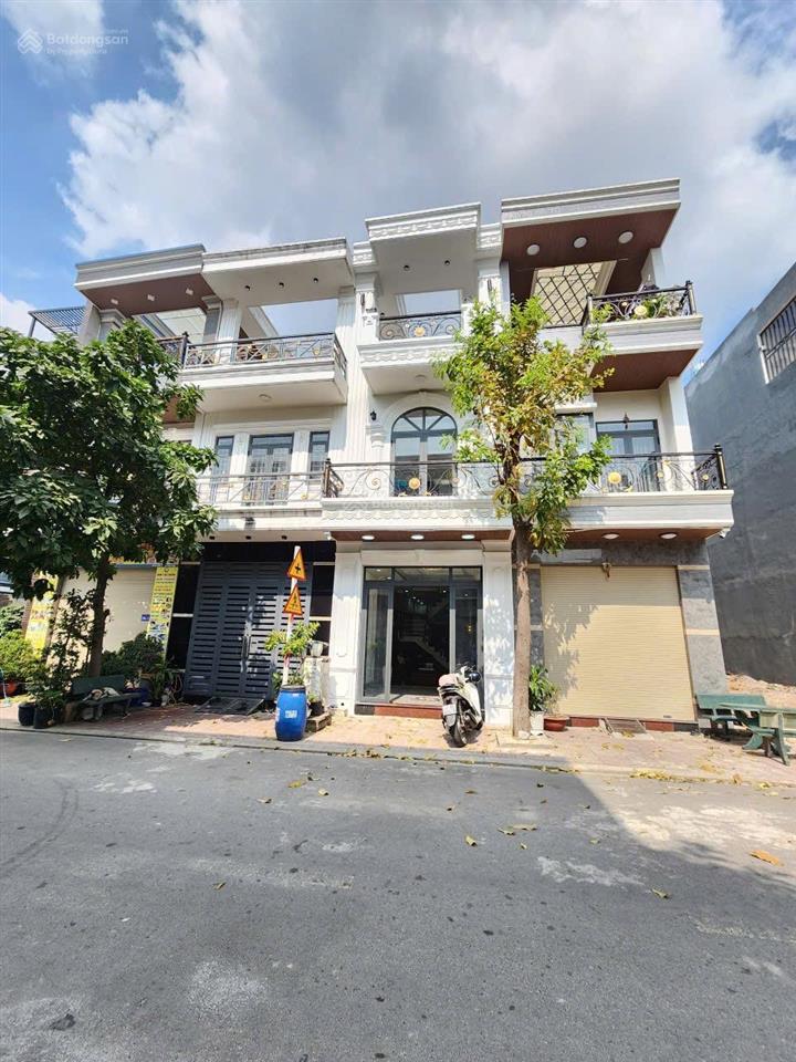 4.3 tỷ/ bán nhà 1 trệt 2 lầu trục chính kdc lê phong rẻ nhất gần ngã tư bình chuẩn tp.thuận an