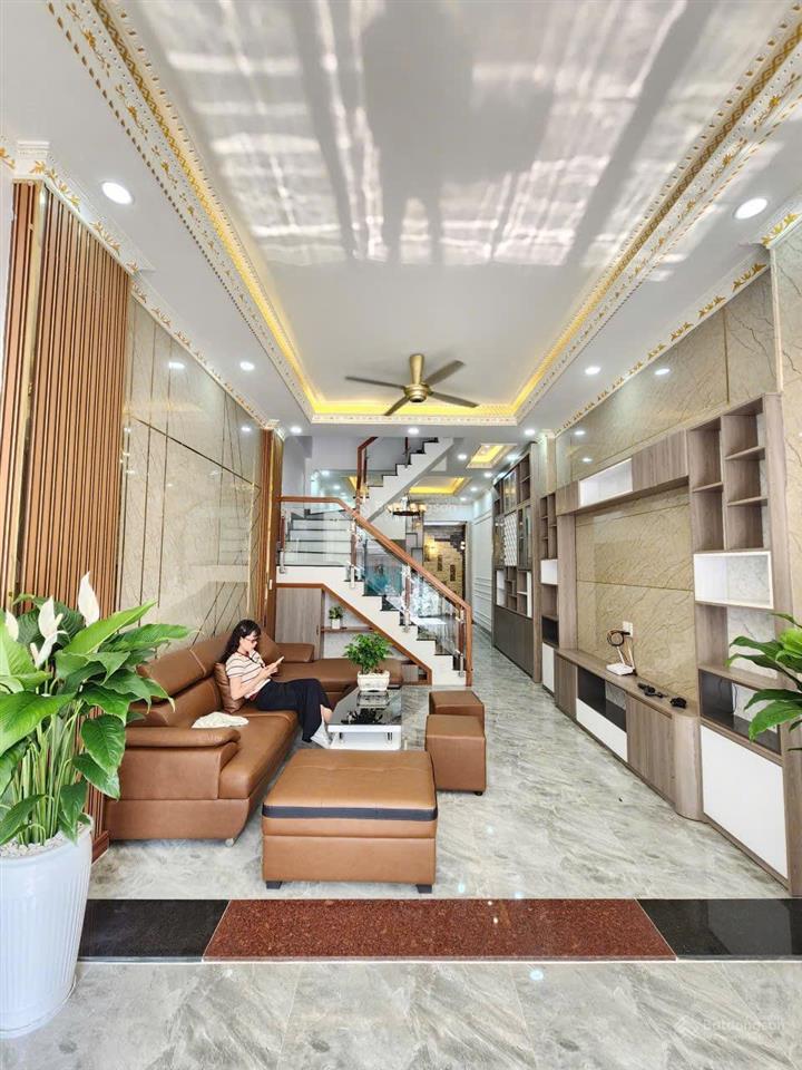 4.3 tỷ/ bán nhà 1 trệt 2 lầu trục chính kdc lê phong rẻ nhất gần ngã tư bình chuẩn tp.thuận an