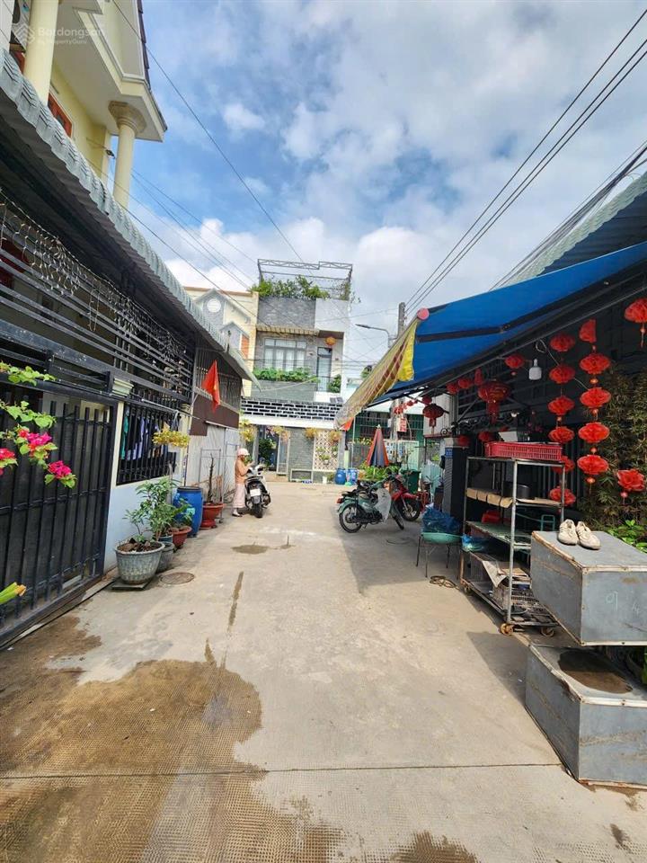 2.7 tỷ / bán nhà 1 gác lửng gần đường bình chuẩn 63 p.bình chuẩn tp.thuận an. gần lê thị trung
