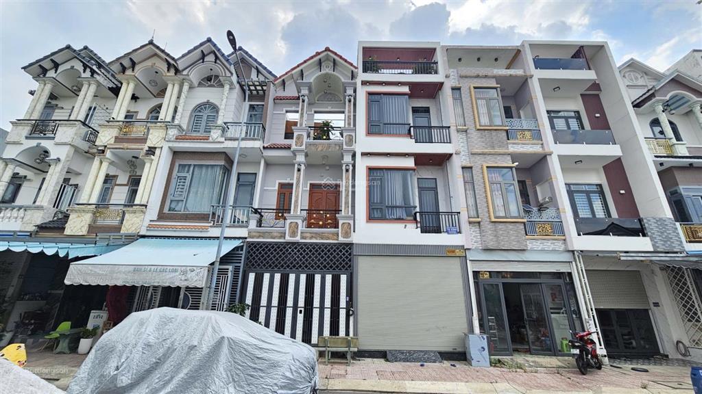 4.289 tỷ/ bán nhà 1 trệt 2 lầu kdc phú hồng thịnh 8 đẹp, p.bình chuẩn, tp.thuận an