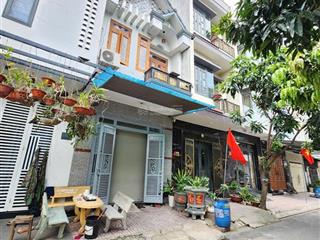 3.88 tỷ / bán nhà 1 trệt 1 lầu gần vincom ngã tư 550 p.tân đông hiệp tp.dĩ an. đường thông 2 đầu.
